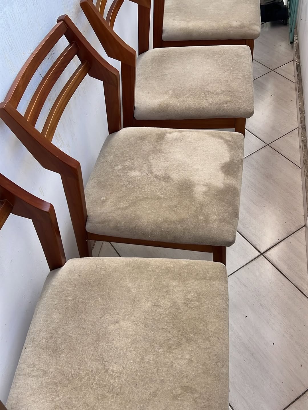 Cadeiras de jantar antes
